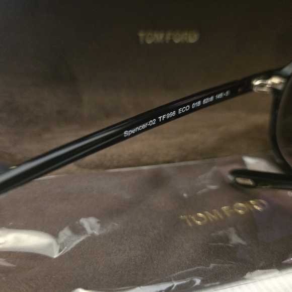 Tom Ford Black Sunglasses - Picture 4 of 8